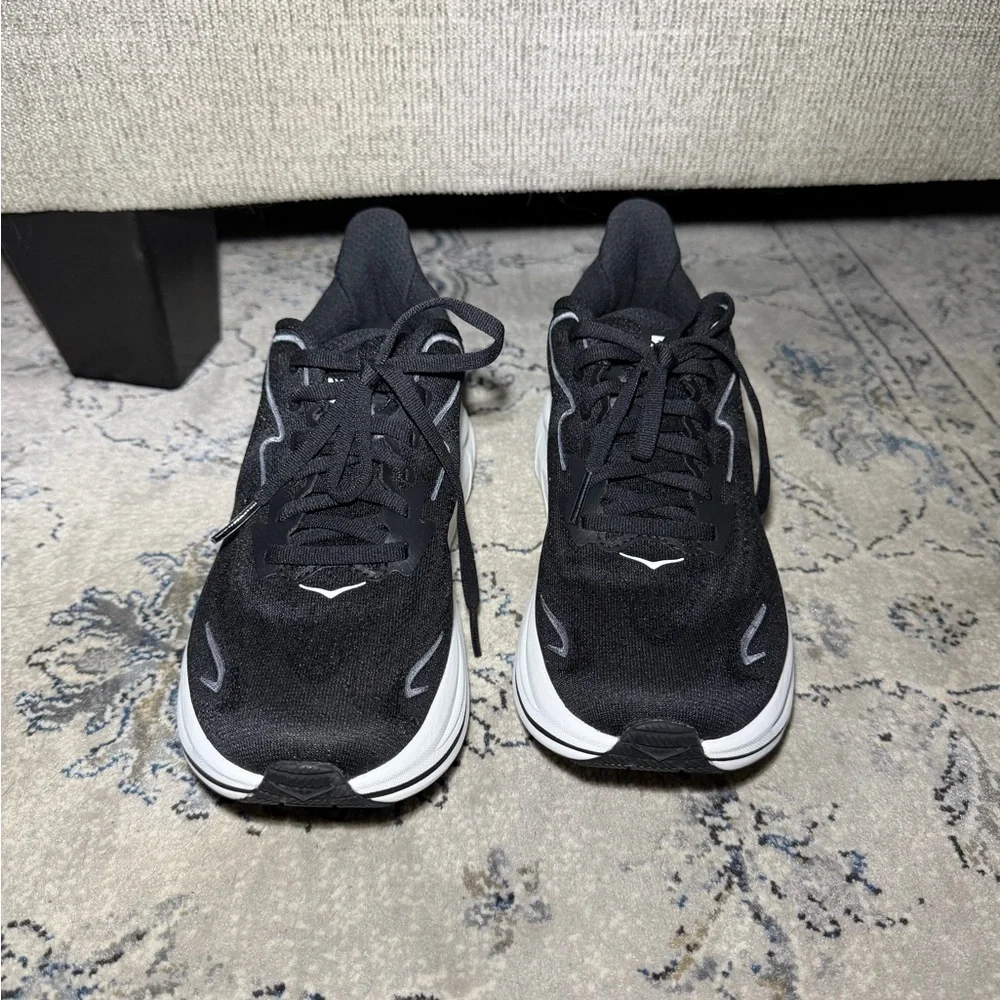 Hoka Clifton 10 running shoes black